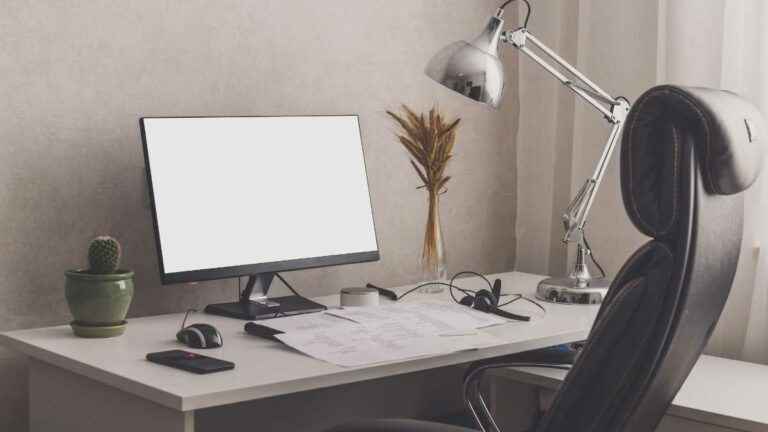 Como escolher a mesa certa para o escritório em casa