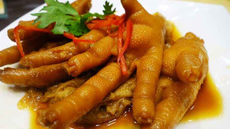 Como fazer pezinho de frango na panela de pressão