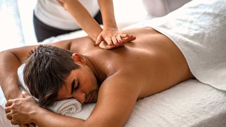 Como funciona uma casa de massagem erótica